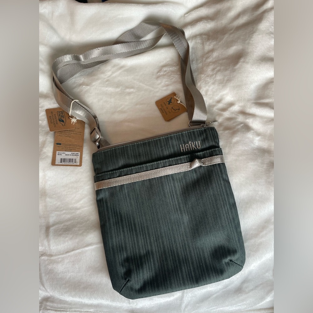 Never used Haiku green crossover purse